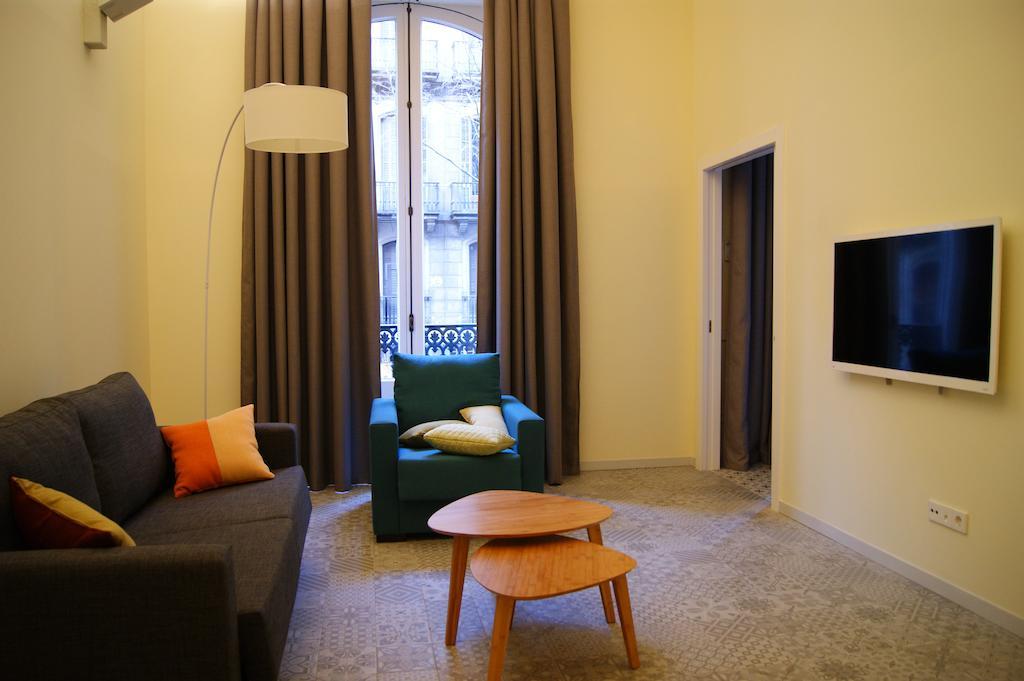 Uma Suites Pau Claris Barcelona Rum bild