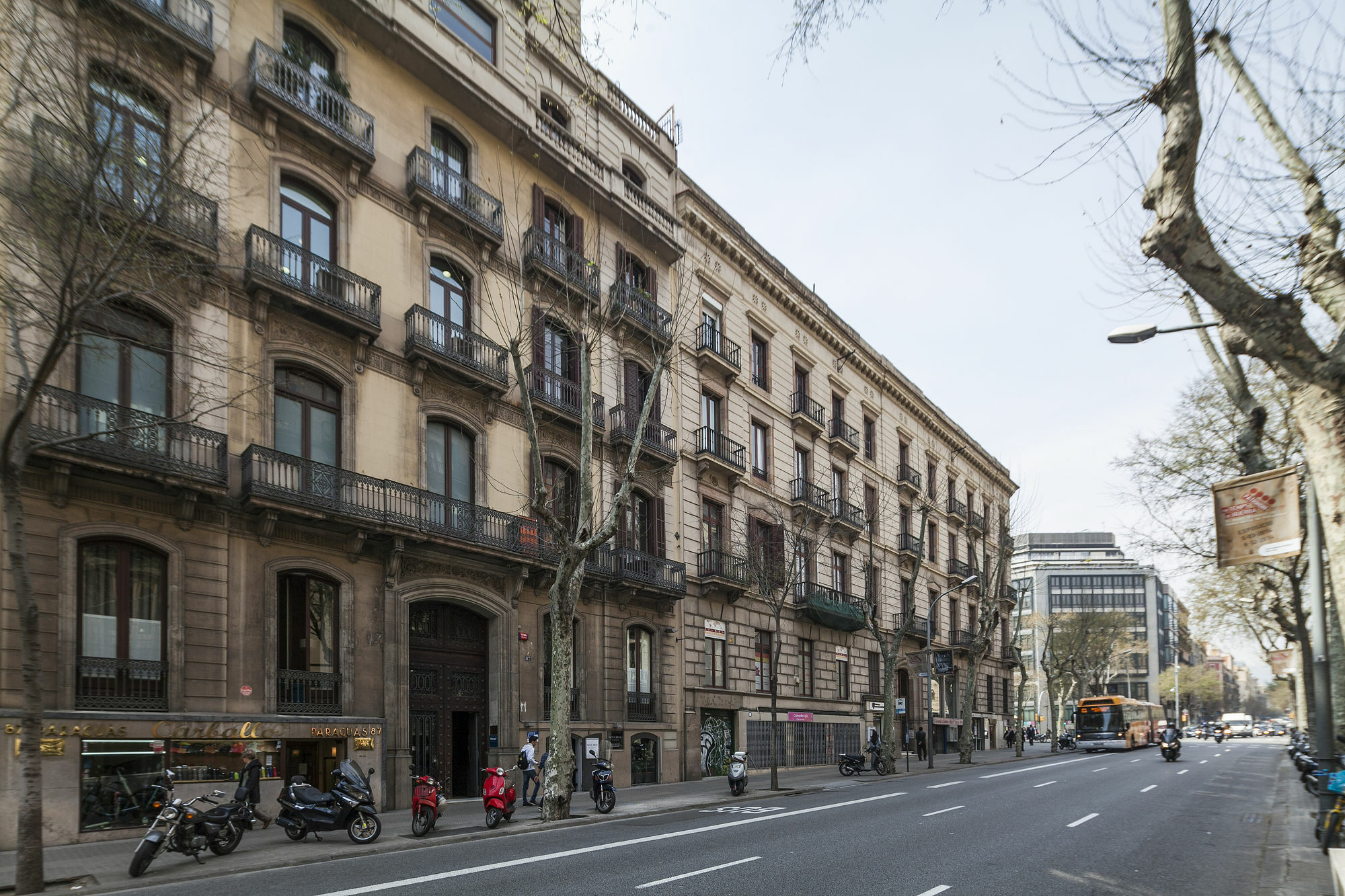 Uma Suites Pau Claris Barcelona Exteriör bild